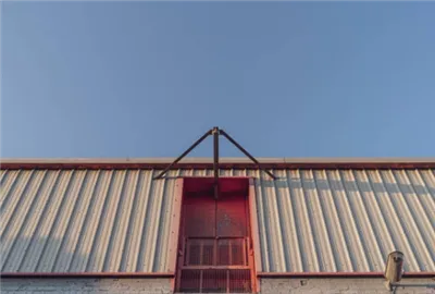 Pysyvän sauman metallikattojärjestelmän kestävyyden tutkiminen